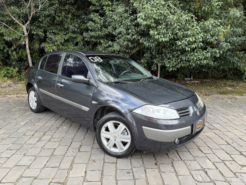 MÉGANE 2.0 DYNAMIQUE SEDAN 16V GASOLINA 4P MANUAL - 2008 - CAXIAS DO SUL