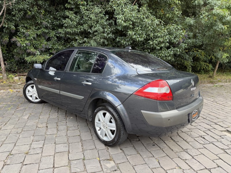 MÉGANE 2.0 DYNAMIQUE SEDAN 16V GASOLINA 4P MANUAL - 2008 - CAXIAS DO SUL