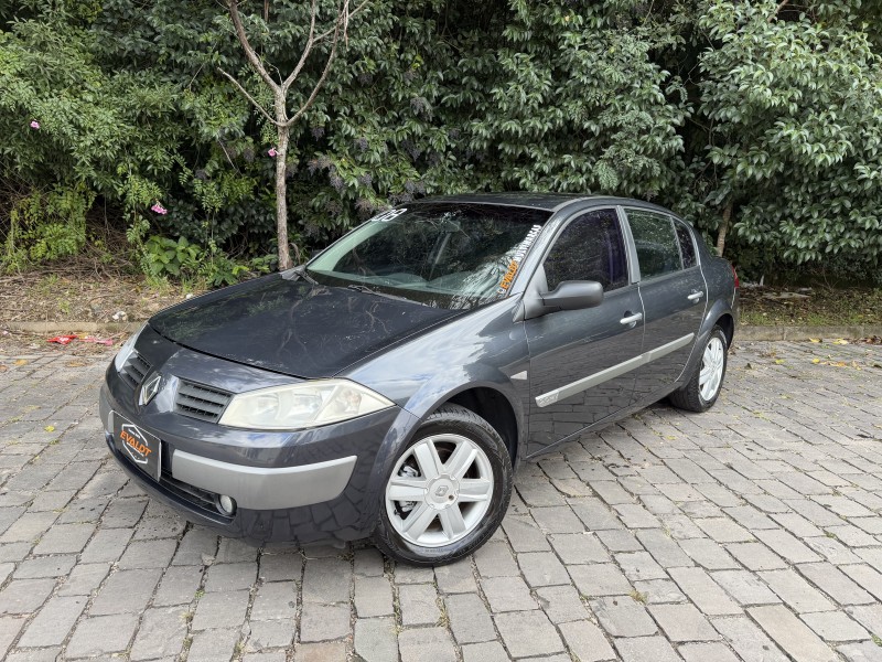 megane 2.0 dynamique sedan 16v gasolina 4p manual 2008 caxias do sul