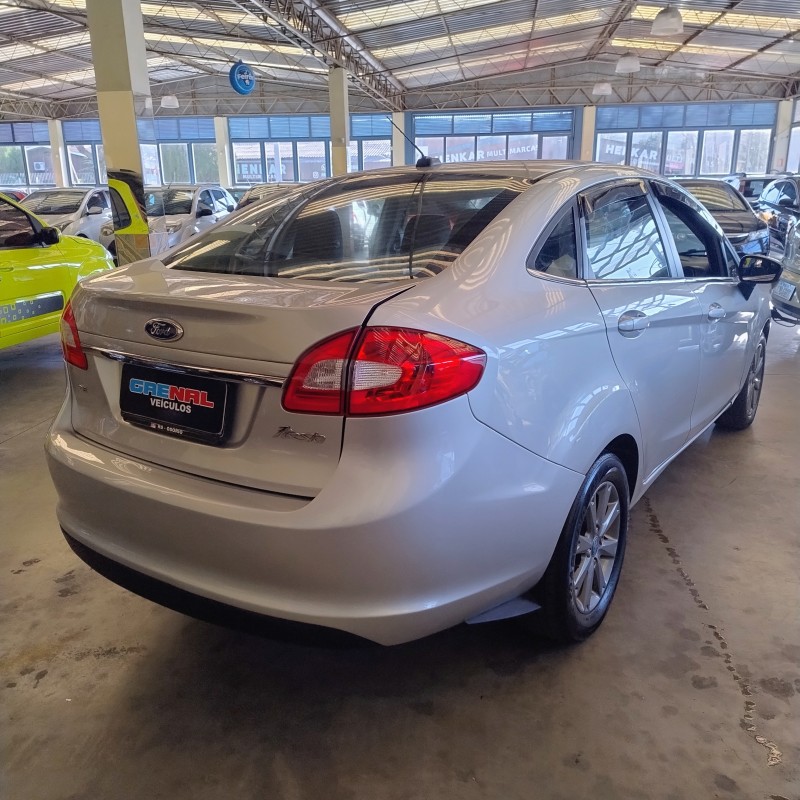 FIESTA 1.6 SE SEDAN 16V FLEX 4P MANUAL - 2011 - CAMPO BOM