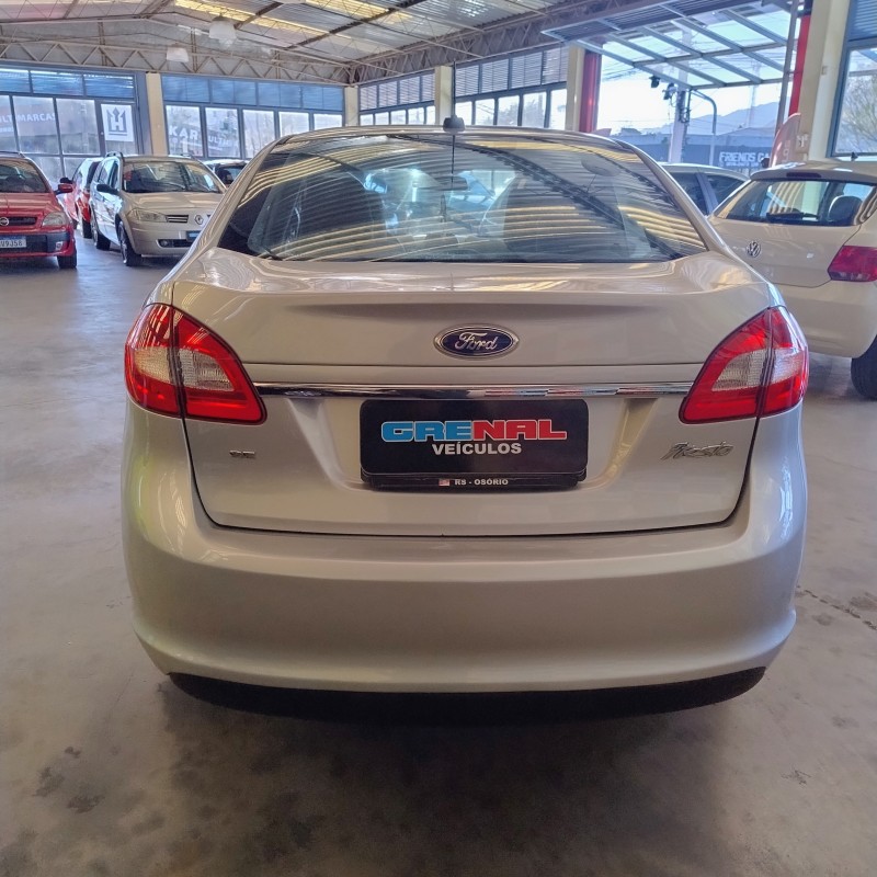 FIESTA 1.6 SE SEDAN 16V FLEX 4P MANUAL - 2011 - CAMPO BOM
