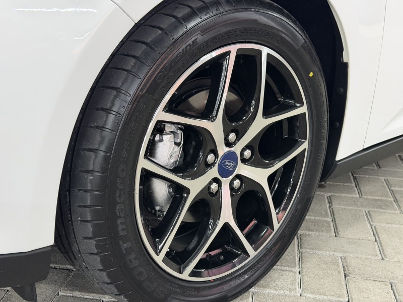 FOCUS 2.0 TITANIUM HATCH 16V FLEX 4P AUTOMÁTICO - 2018 - CAXIAS DO SUL