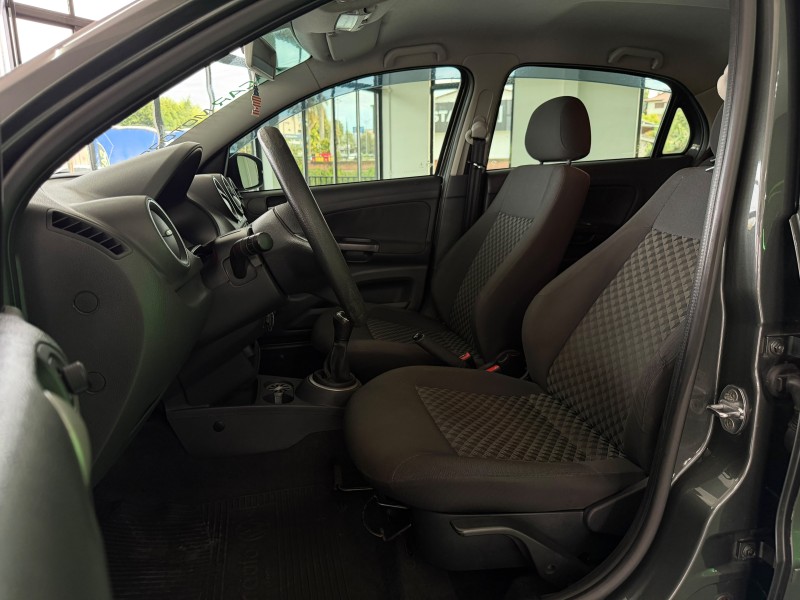 VOYAGE 1.6 MI COMFORTLINE 8V FLEX 4P MANUAL - 2015 - FELIZ