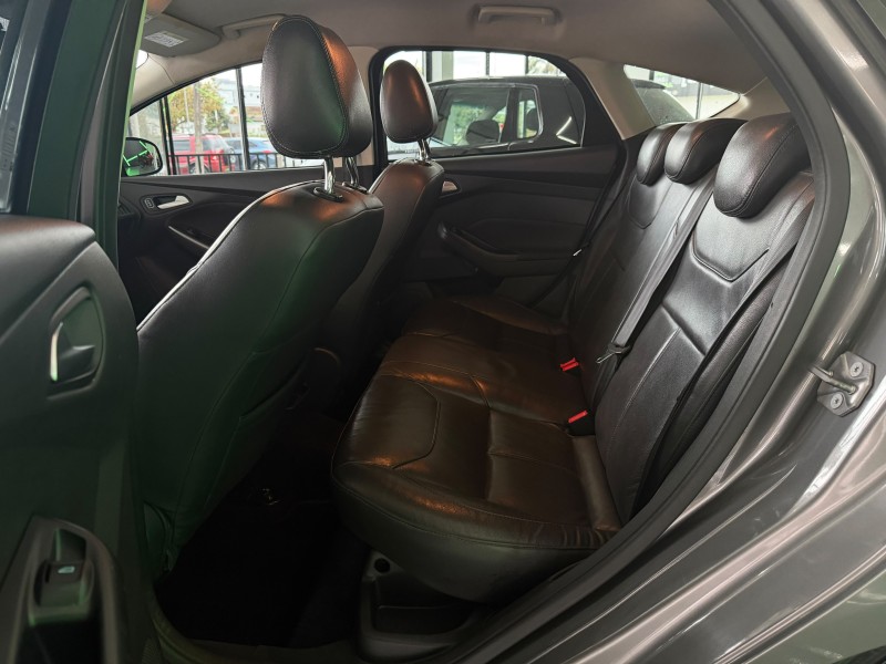 FOCUS 1.6 SE 8V FLEX 4P MANUAL - 2017 - FELIZ