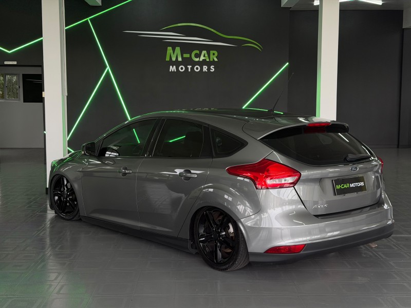 FOCUS 1.6 SE 8V FLEX 4P MANUAL - 2017 - FELIZ