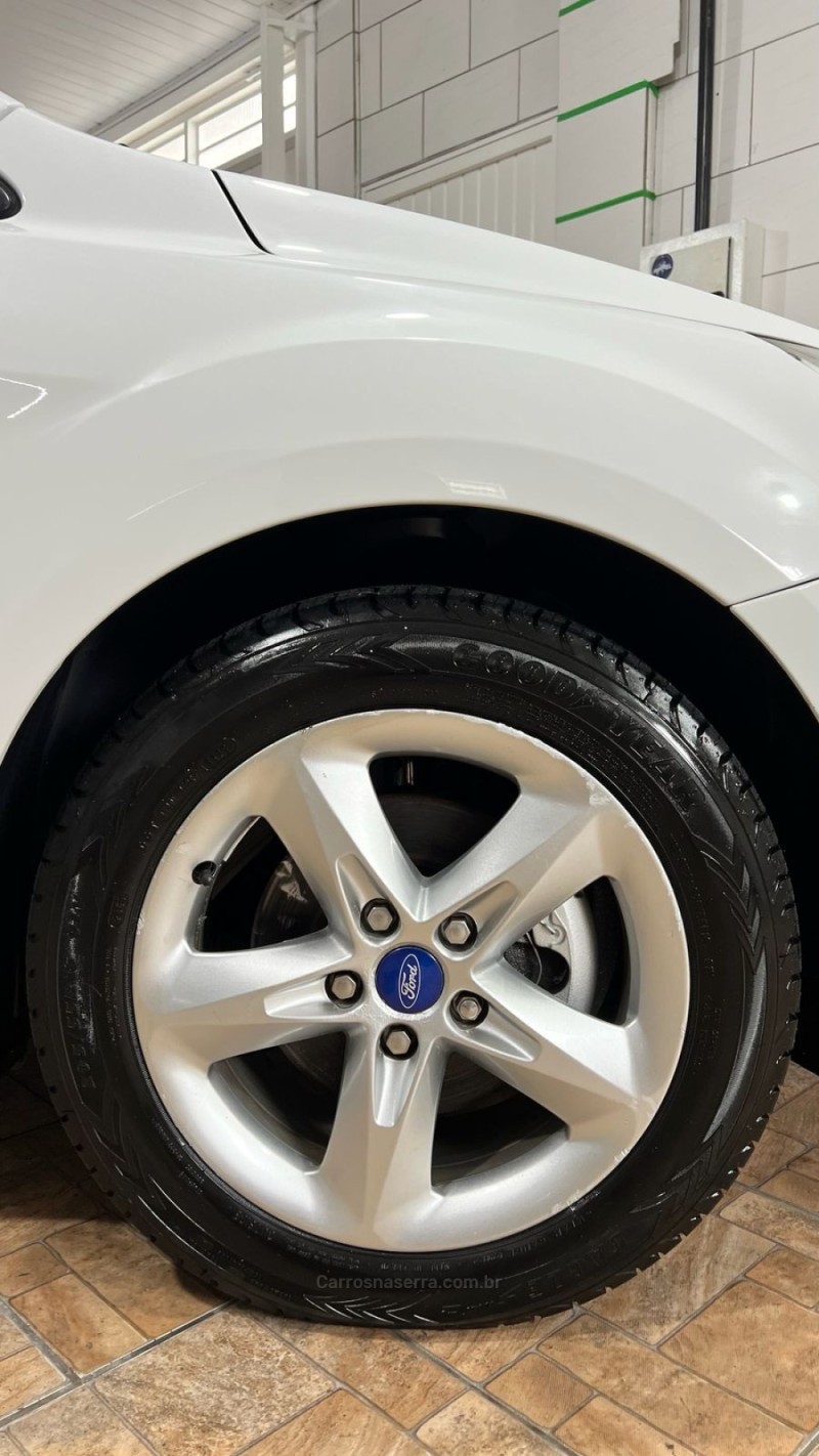FOCUS 1.6 GLX 8V FLEX 4P MANUAL - 2013 - BENTO GONçALVES