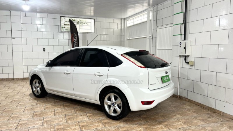 FOCUS 1.6 GLX 8V FLEX 4P MANUAL - 2013 - BENTO GONçALVES