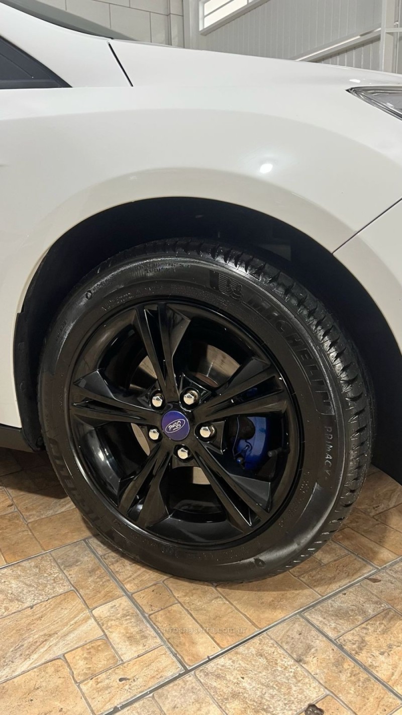 FOCUS 1.6 SE 8V FLEX 4P MANUAL - 2015 - BENTO GONçALVES