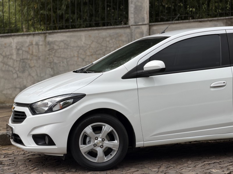 ONIX 1.4 MPFI LT 8V FLEX 4P MANUAL - 2019 - DOIS IRMãOS