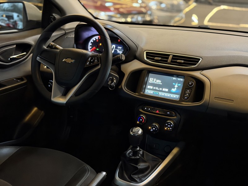 ONIX 1.4 MPFI LT 8V FLEX 4P MANUAL - 2019 - DOIS IRMãOS