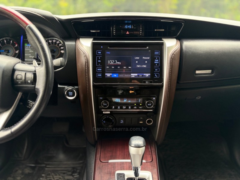 HILUX SW4 2.8 SRX 4X4 7 LUGARES 16V TURBO INTERCOOLER DIESEL 4P AUTOMÁTICO - 2019 - FELIZ