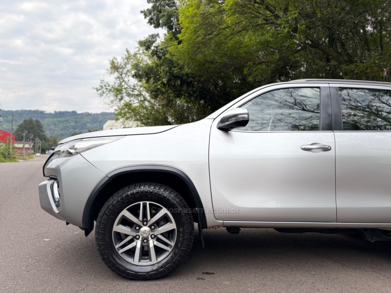 HILUX SW4 2.8 SRX 4X4 7 LUGARES 16V TURBO INTERCOOLER DIESEL 4P AUTOMÁTICO - 2019 - FELIZ