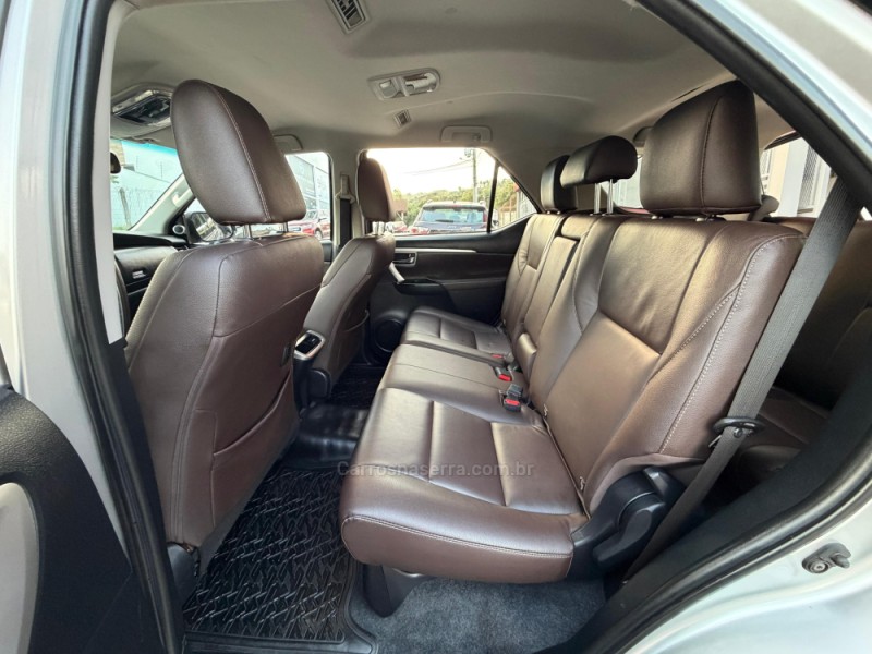 HILUX SW4 2.8 SRX 4X4 7 LUGARES 16V TURBO INTERCOOLER DIESEL 4P AUTOMÁTICO - 2019 - FELIZ
