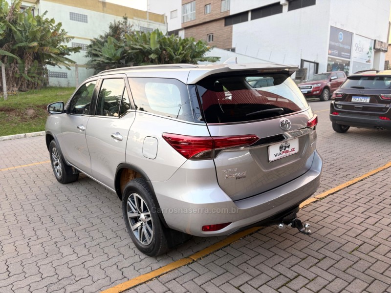HILUX SW4 2.8 SRX 4X4 7 LUGARES 16V TURBO INTERCOOLER DIESEL 4P AUTOMÁTICO - 2019 - FELIZ