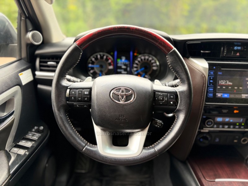 HILUX SW4 2.8 SRX 4X4 7 LUGARES 16V TURBO INTERCOOLER DIESEL 4P AUTOMÁTICO - 2019 - FELIZ