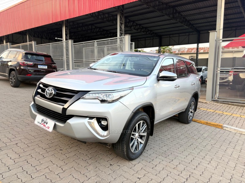 HILUX SW4 2.8 SRX 4X4 7 LUGARES 16V TURBO INTERCOOLER DIESEL 4P AUTOMÁTICO - 2019 - FELIZ