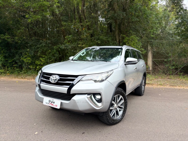 HILUX SW4 2.8 SRX 4X4 7 LUGARES 16V TURBO INTERCOOLER DIESEL 4P AUTOMÁTICO