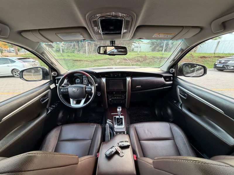 HILUX SW4 2.8 SRX 4X4 7 LUGARES 16V TURBO INTERCOOLER DIESEL 4P AUTOMÁTICO - 2019 - FELIZ