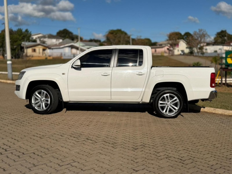 AMAROK 2.0 HIGHLINE 4X4 CD 16V TURBO INTERCOOLER DIESEL 4P AUTOMÁTICO - 2015 - LAGOA VERMELHA