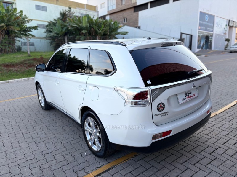 OUTLANDER 2.0 16V GASOLINA 4P AUTOMÁTICO - 2014 - FELIZ