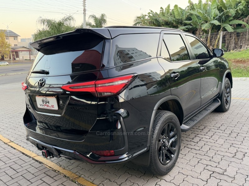 HILUX SW4 2.8 SRX 4X4 DIAMOND 16V TURBO DIESEL 4P 7 LUGARES AUTOMÁTICO - 2023 - FELIZ