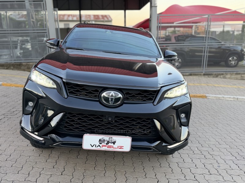 HILUX SW4 2.8 SRX 4X4 DIAMOND 16V TURBO DIESEL 4P 7 LUGARES AUTOMÁTICO - 2023 - FELIZ