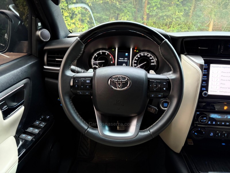 HILUX SW4 2.8 SRX 4X4 DIAMOND 16V TURBO DIESEL 4P 7 LUGARES AUTOMÁTICO - 2023 - FELIZ