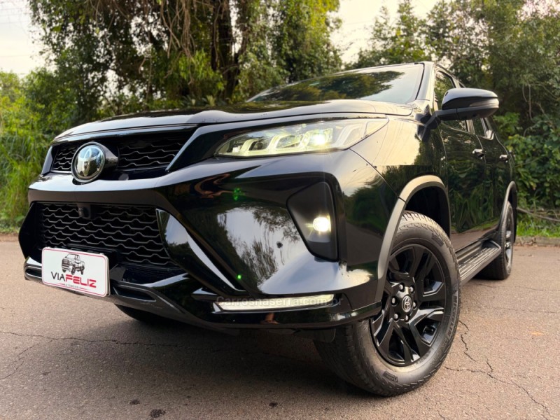 HILUX SW4 2.8 SRX 4X4 DIAMOND 16V TURBO DIESEL 4P 7 LUGARES AUTOMÁTICO - 2023 - FELIZ