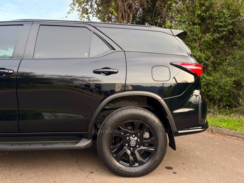HILUX SW4 2.8 SRX 4X4 DIAMOND 16V TURBO DIESEL 4P 7 LUGARES AUTOMÁTICO - 2023 - FELIZ
