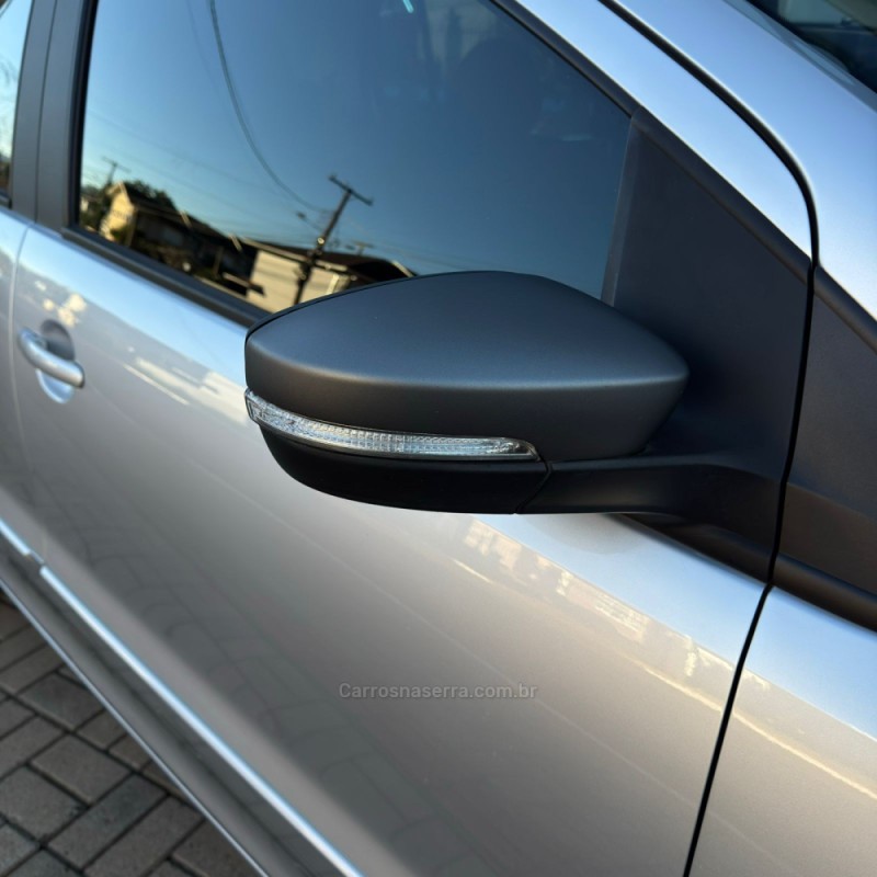FOX 1.6 CONNECT 8V FLEX 4P MANUAL - 2018 - LAJEADO