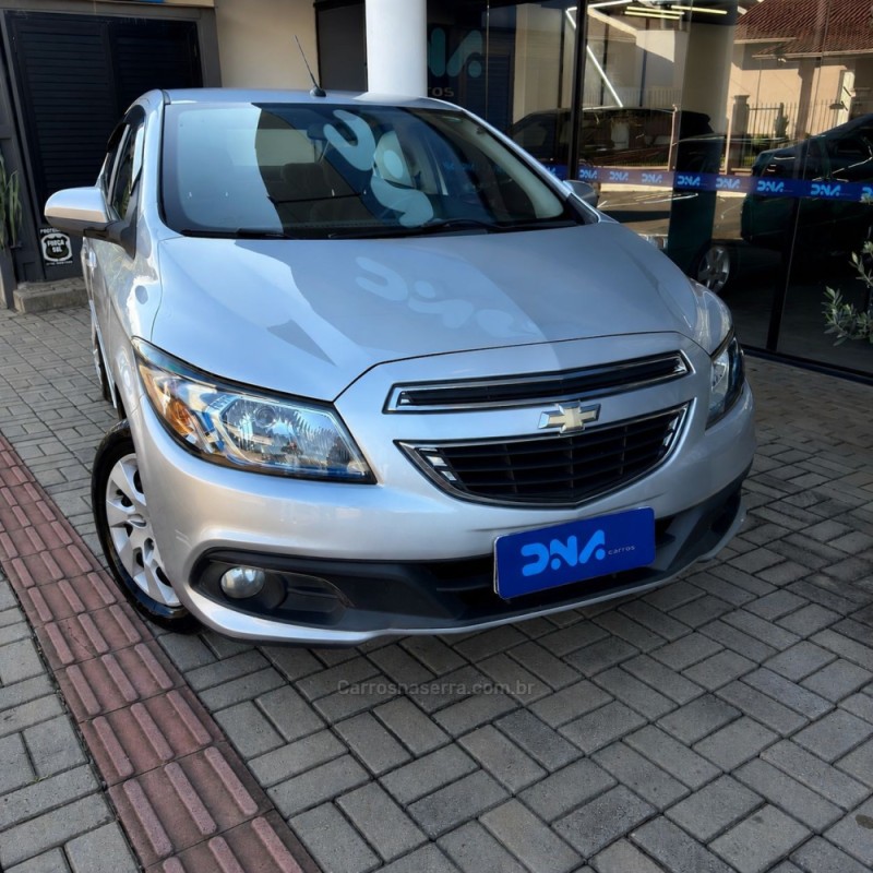 PRISMA 1.0 MPFI LT 8V FLEX 4P MANUAL - 2015 - LAJEADO