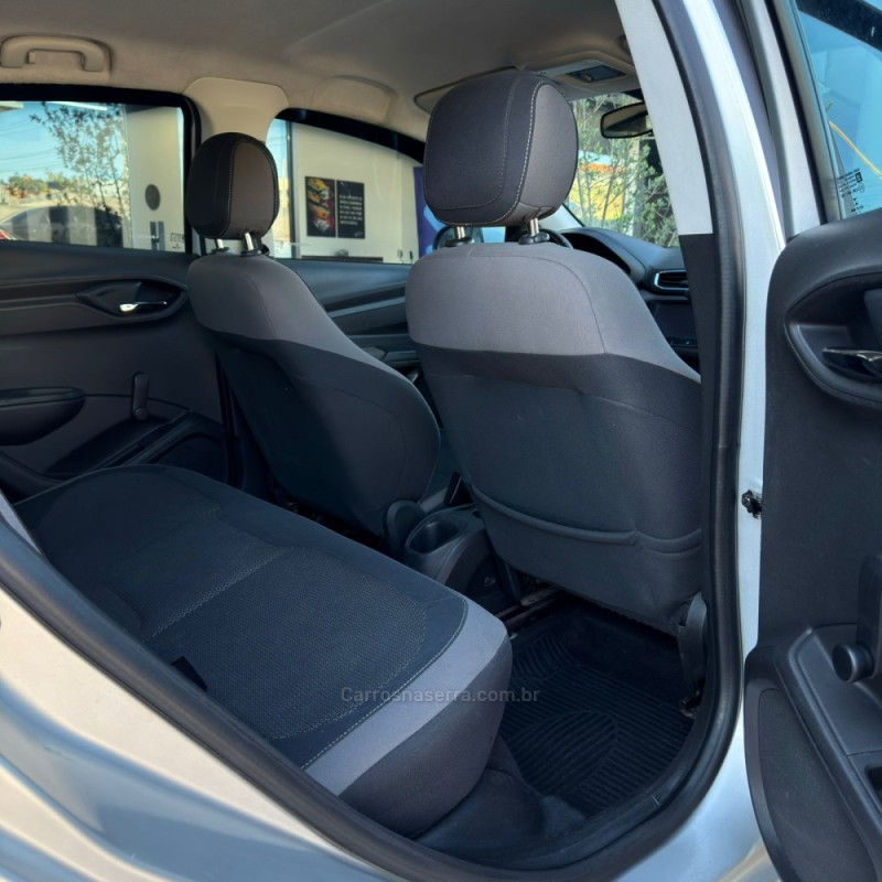 PRISMA 1.0 MPFI LT 8V FLEX 4P MANUAL - 2015 - LAJEADO