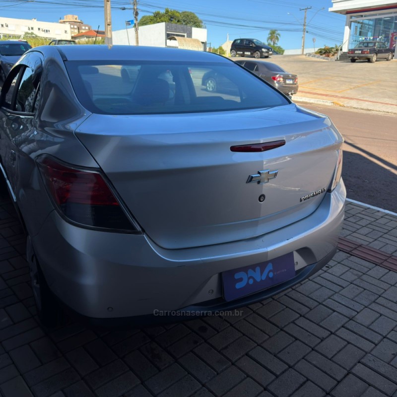 PRISMA 1.0 MPFI LT 8V FLEX 4P MANUAL - 2015 - LAJEADO