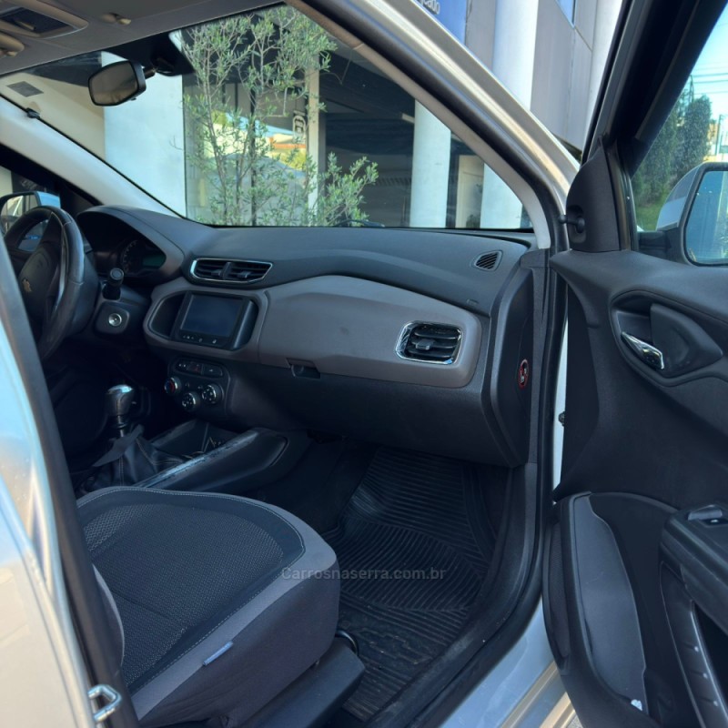 PRISMA 1.0 MPFI LT 8V FLEX 4P MANUAL - 2015 - LAJEADO