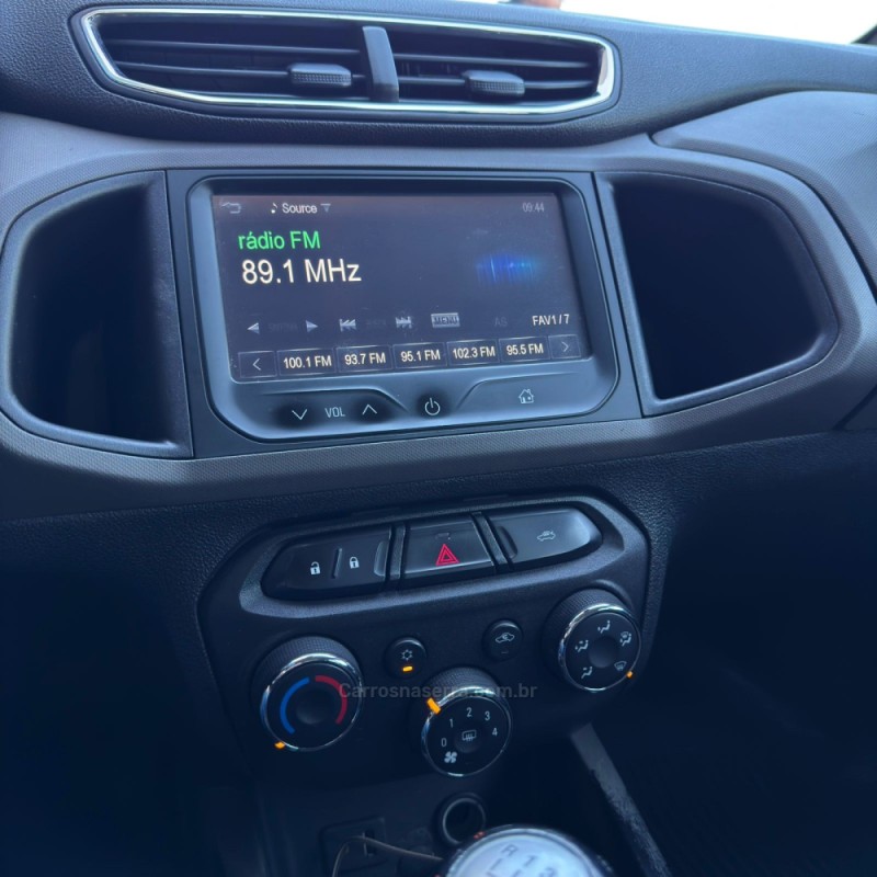 PRISMA 1.0 MPFI LT 8V FLEX 4P MANUAL - 2015 - LAJEADO
