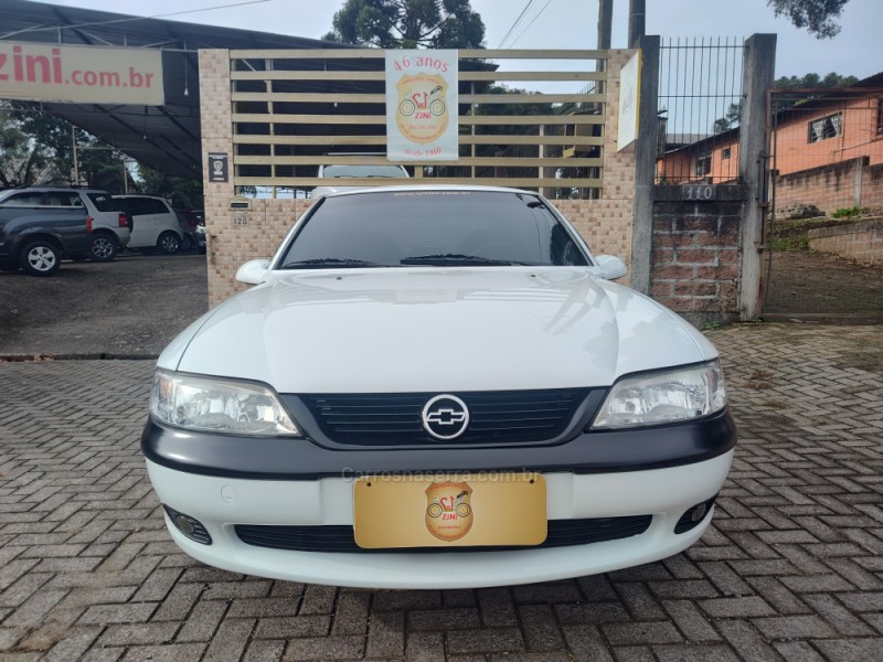 VECTRA 2.0 MPFI GLS 8V GASOLINA 4P MANUAL - 1997 - CANELA