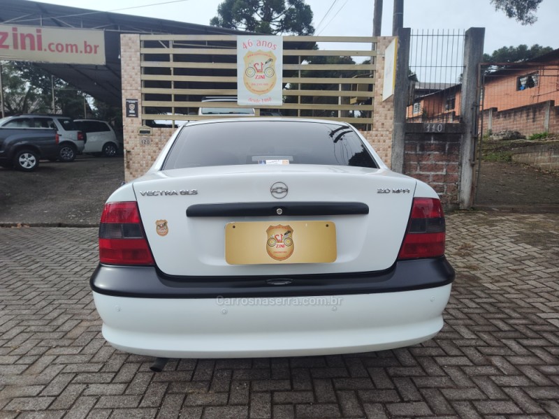 VECTRA 2.0 MPFI GLS 8V GASOLINA 4P MANUAL - 1997 - CANELA