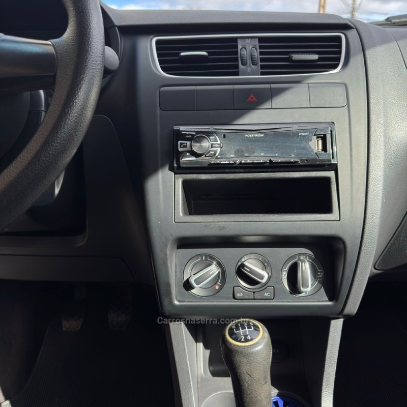 FOX 1.0 ITREND 8V FLEX 4P MANUAL - 2013 - LAJEADO