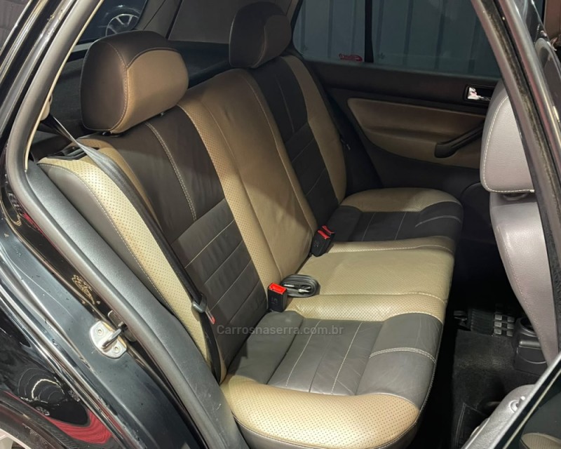 GOLF 1.6 MI SPORTLINE 8V FLEX 4P MANUAL - 2008 - VACARIA