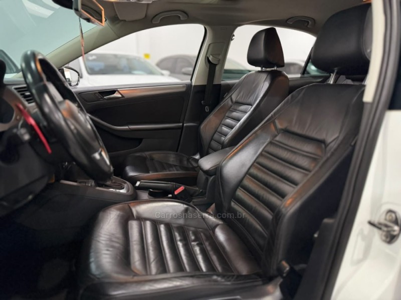 JETTA 2.0 TSI HIGHLINE 211CV GASOLINA 4P DSG - 2014 - VACARIA