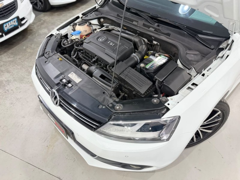 JETTA 2.0 TSI HIGHLINE 211CV GASOLINA 4P DSG - 2014 - VACARIA