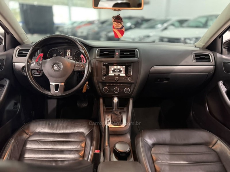 JETTA 2.0 TSI HIGHLINE 211CV GASOLINA 4P DSG - 2014 - VACARIA