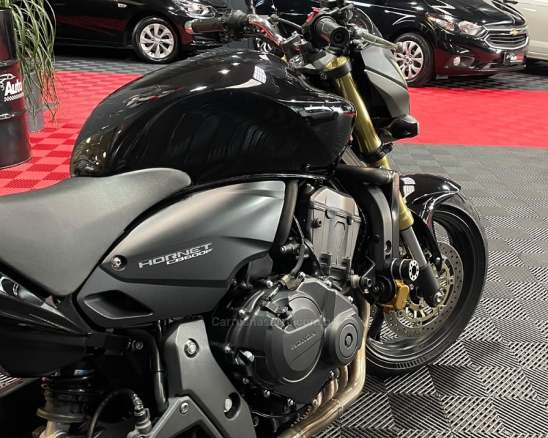 CB 600F HORNET - 2012 - VACARIA