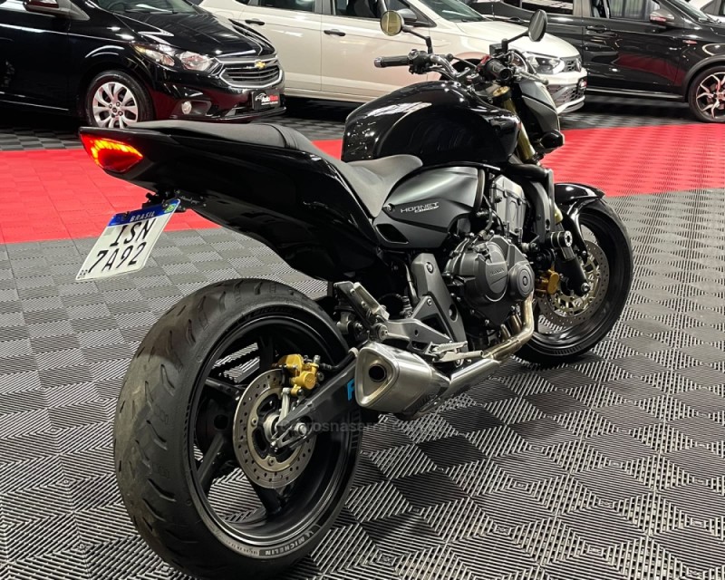 CB 600F HORNET - 2012 - VACARIA