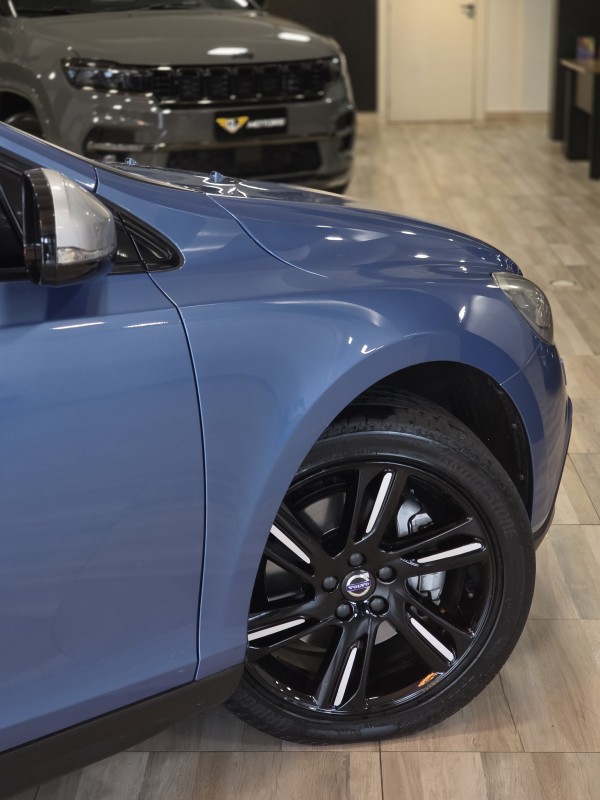 V40 2.0 T5 CROSS COUNTRY AWD TURBO 4P AUTOMÁTICO - 2016 - CAXIAS DO SUL