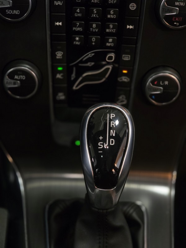 V40 2.0 T5 CROSS COUNTRY AWD TURBO 4P AUTOMÁTICO - 2016 - CAXIAS DO SUL