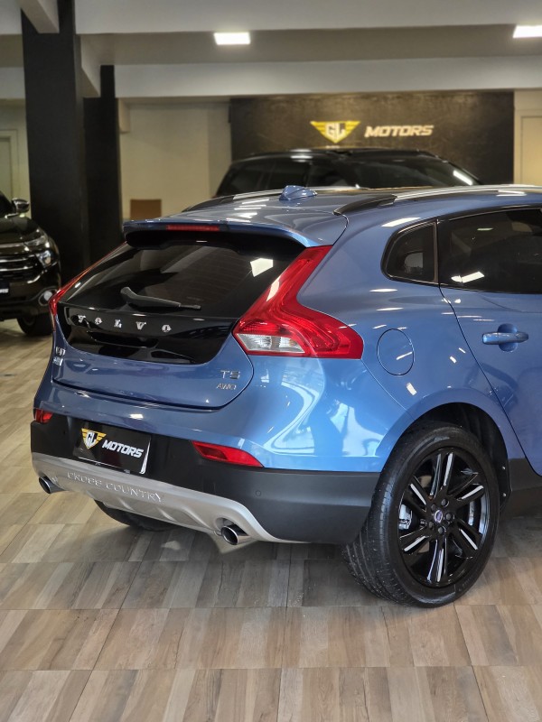 V40 2.0 T5 CROSS COUNTRY AWD TURBO 4P AUTOMÁTICO - 2016 - CAXIAS DO SUL