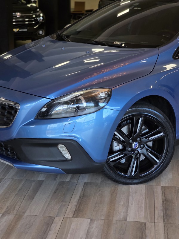 V40 2.0 T5 CROSS COUNTRY AWD TURBO 4P AUTOMÁTICO - 2016 - CAXIAS DO SUL