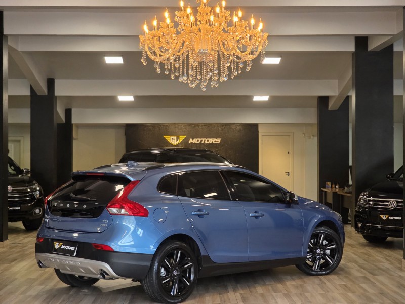 V40 2.0 T5 CROSS COUNTRY AWD TURBO 4P AUTOMÁTICO - 2016 - CAXIAS DO SUL