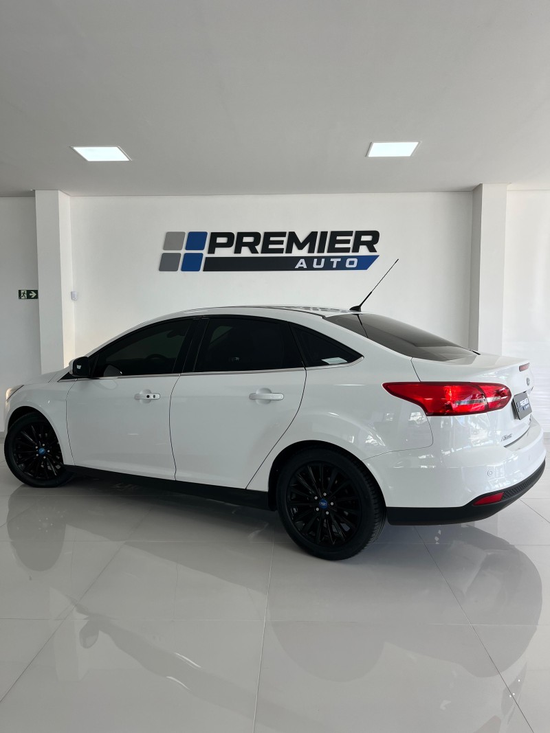 FOCUS 2.0 TITANIUM FASTBACK 16V FLEX 4P AUTOMÁTICO - 2016 - CAXIAS DO SUL